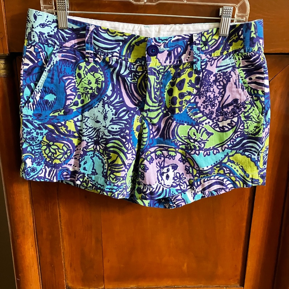 Lilly Pulitzer Callahan shorts in "cattitude" print Sz 6